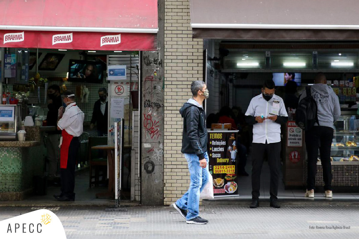 APECC_Site_-Índices-de-Confiança-de-Serviços-e-do-Comércio-são-os-maiores-desde-outubro-de-2021