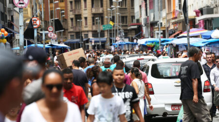 Movimentação 25 de Março.